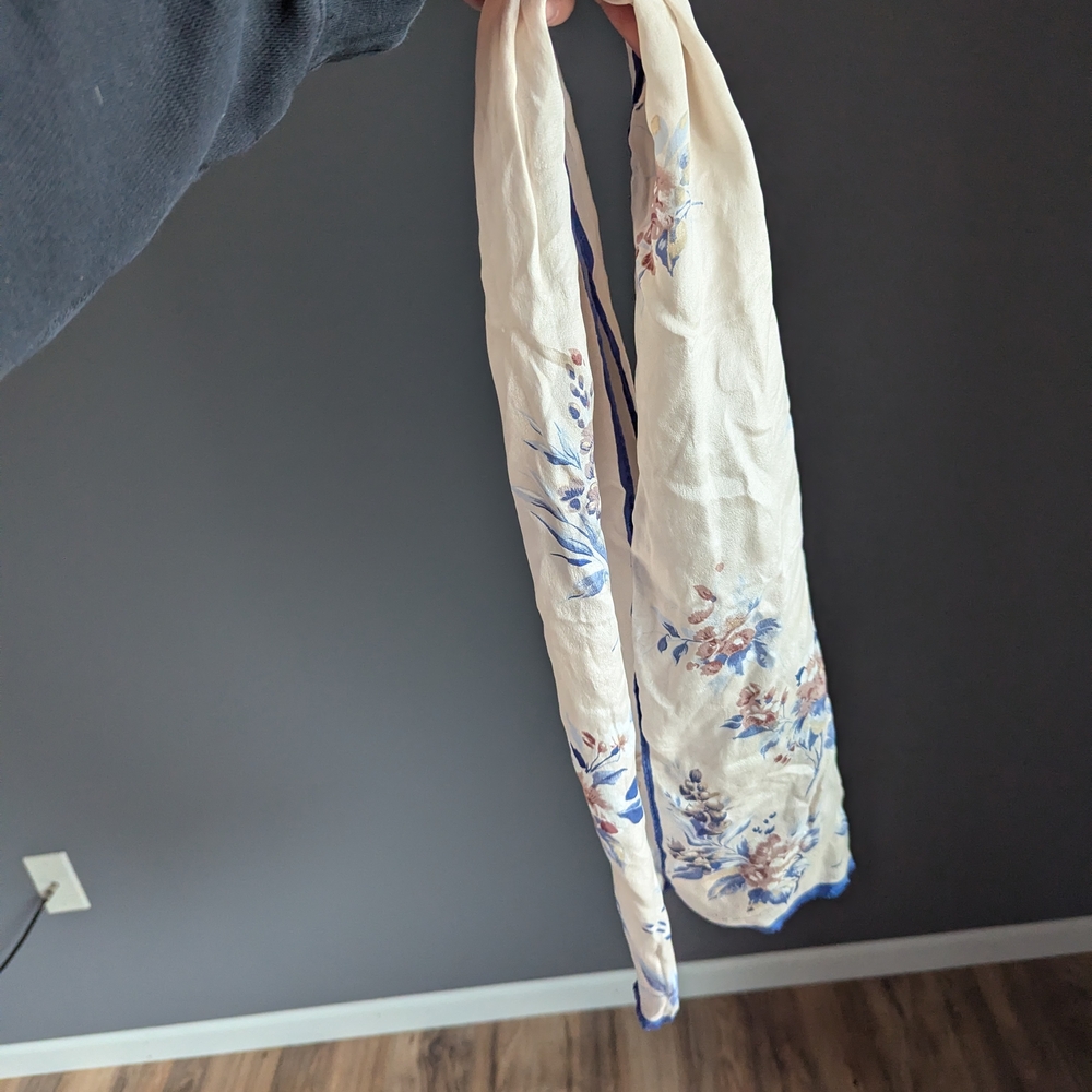 Oscar de la Renta Cream Floral Silk Scarf with Blue Trim - Picture 3 of 4